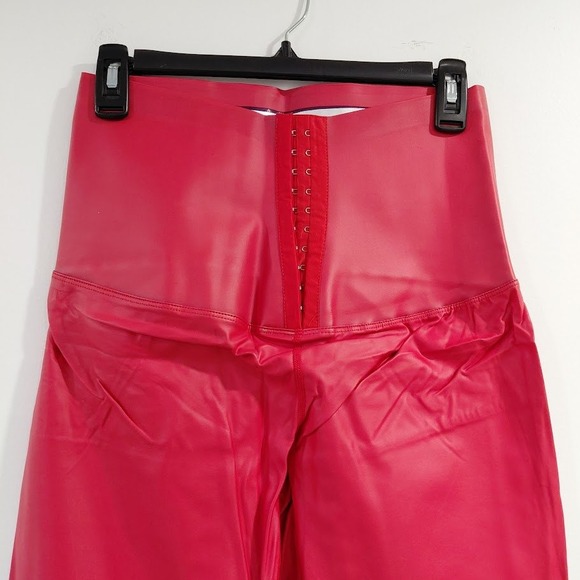 Red Faux Leather High Waist Leggings Hook and Eye Closure Women's 2XL - Picture 8 of 13